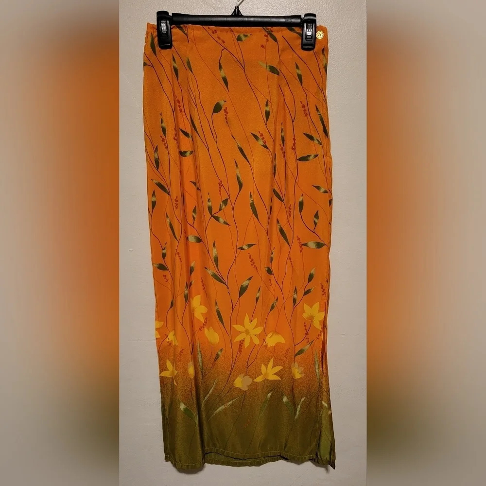 Plus Size Two piece women's maxi-skirt and top set (Size S) - Picture 6 of 9